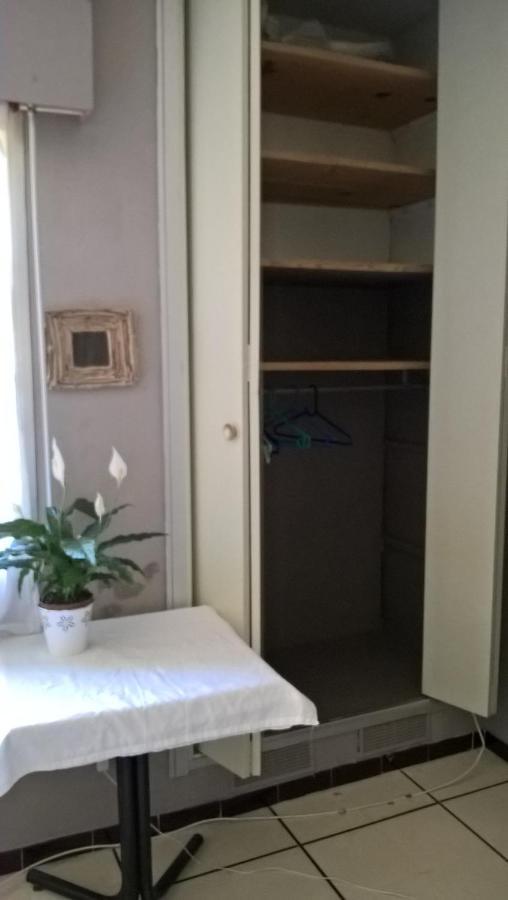 Chez Naomi Bed & Breakfast Saint-Jean-de-Cornies Bagian luar foto