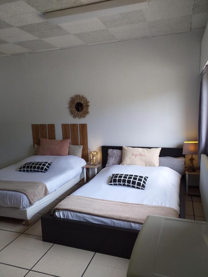 Chez Naomi Bed & Breakfast Saint-Jean-de-Cornies Bagian luar foto