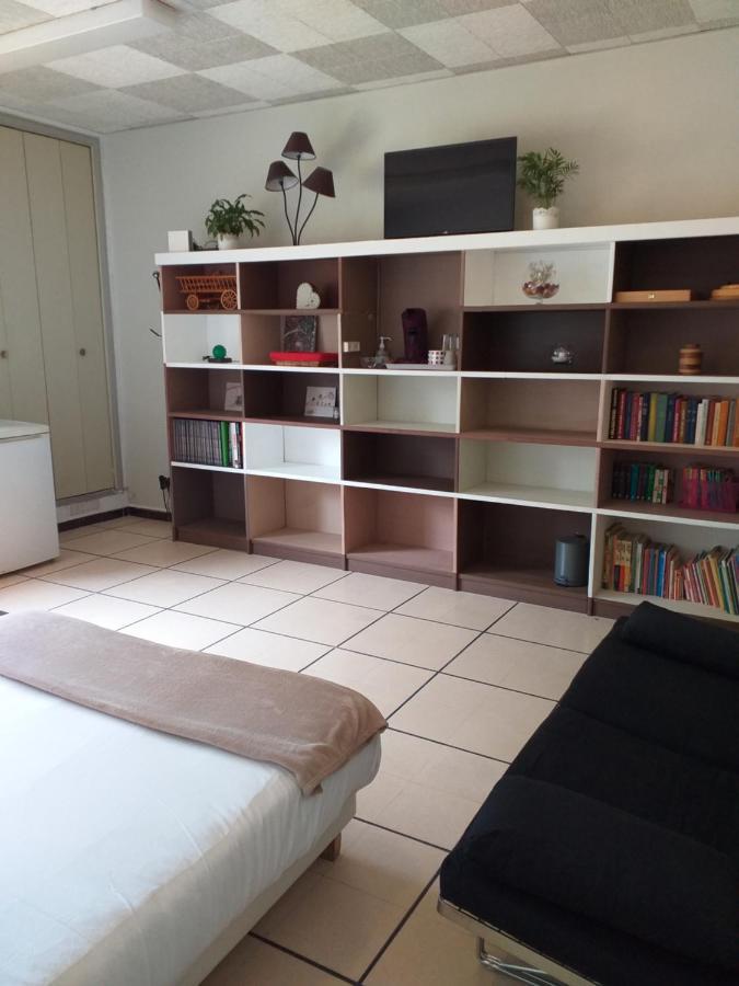 Chez Naomi Bed & Breakfast Saint-Jean-de-Cornies Bagian luar foto
