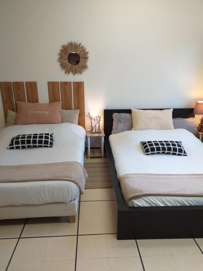 Chez Naomi Bed & Breakfast Saint-Jean-de-Cornies Bagian luar foto